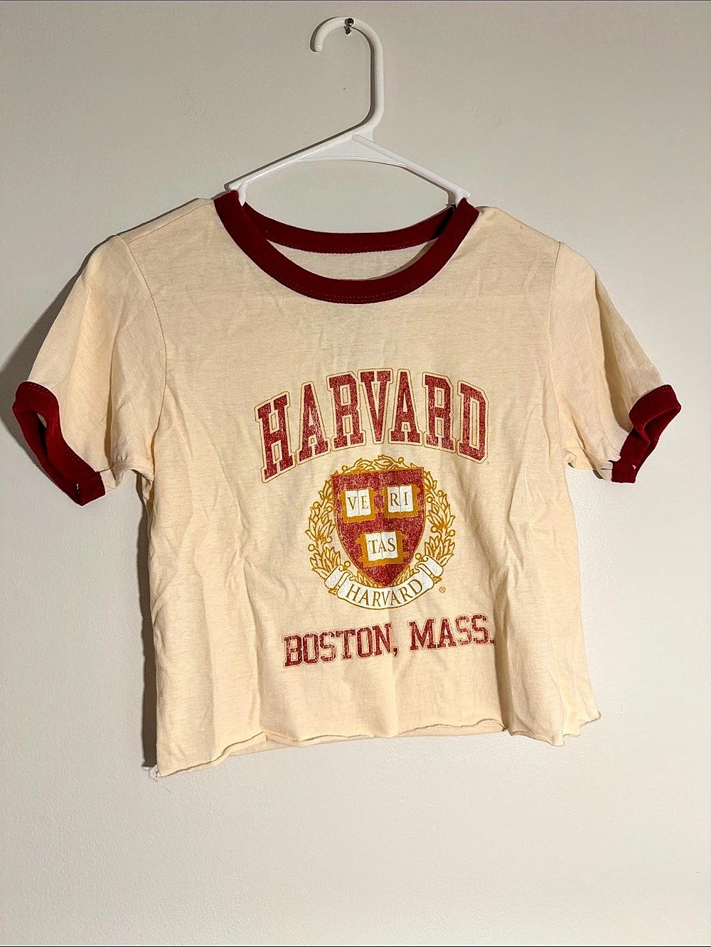 Harvard University tee Short Sleeve in Cream & Red Size Small